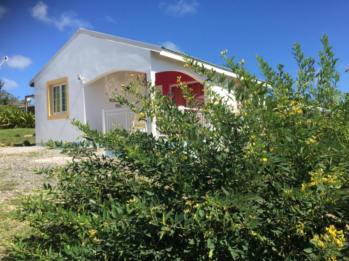 Вилла Planete Bleue Habitation Mes Desirs Beaurenom Экстерьер фото