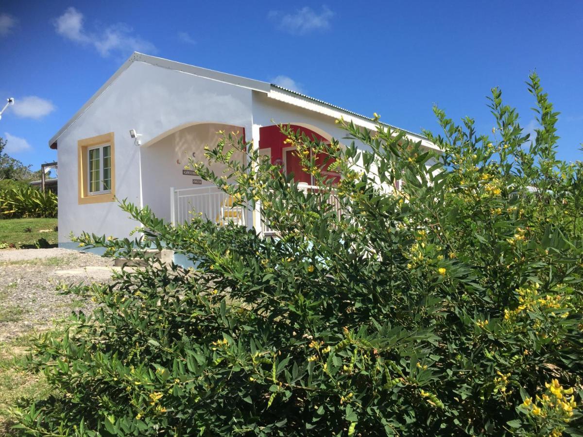 Вилла Planete Bleue Habitation Mes Desirs Beaurenom Экстерьер фото