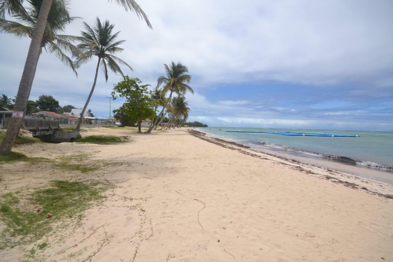 Вилла Planete Bleue Habitation Mes Desirs Beaurenom Экстерьер фото