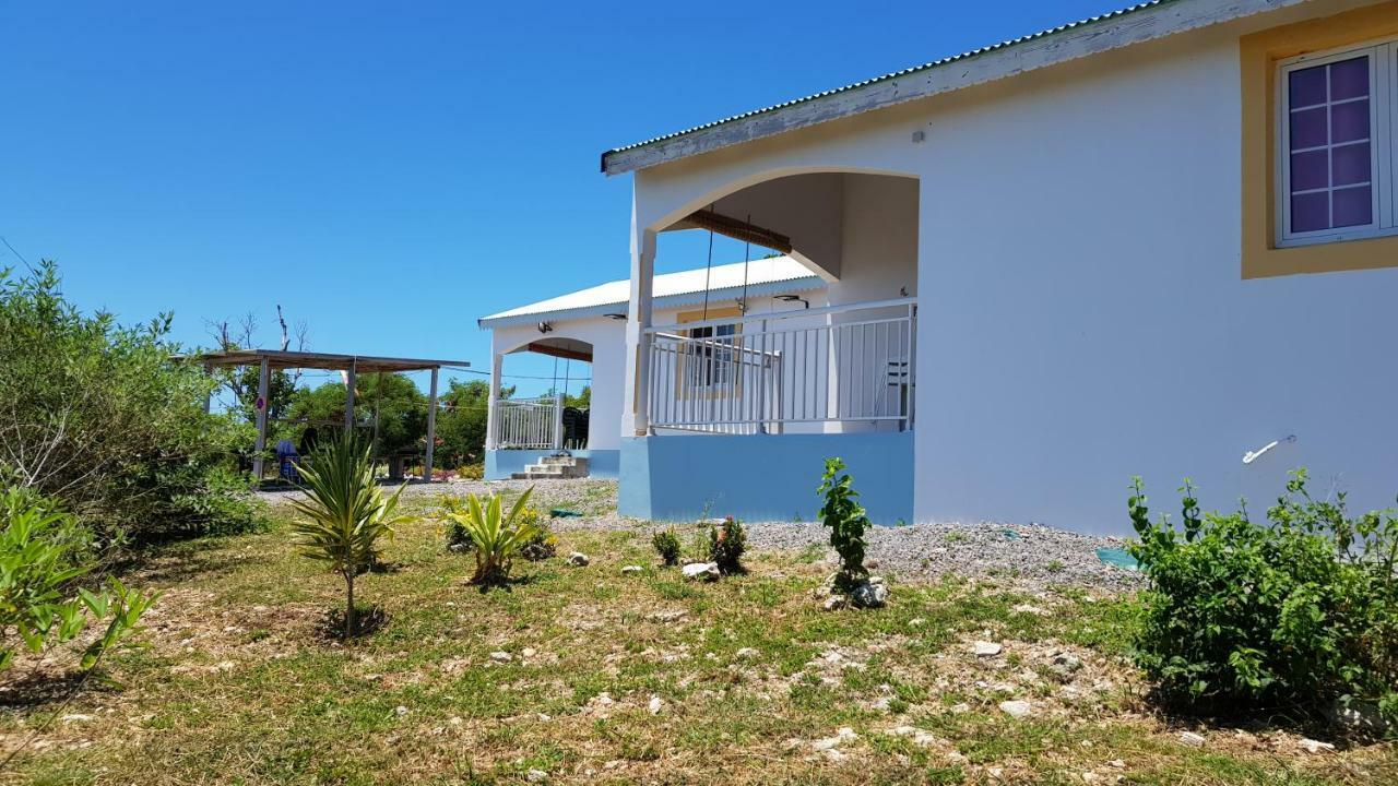 Вилла Planete Bleue Habitation Mes Desirs Beaurenom Экстерьер фото