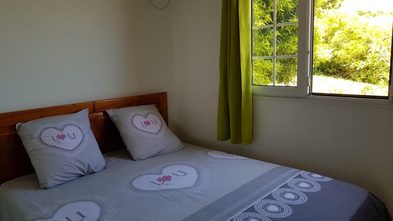 Вилла Planete Bleue Habitation Mes Desirs Beaurenom Экстерьер фото