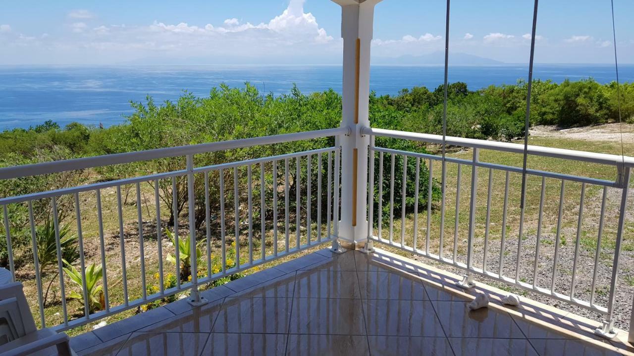 Вилла Planete Bleue Habitation Mes Desirs Beaurenom Экстерьер фото